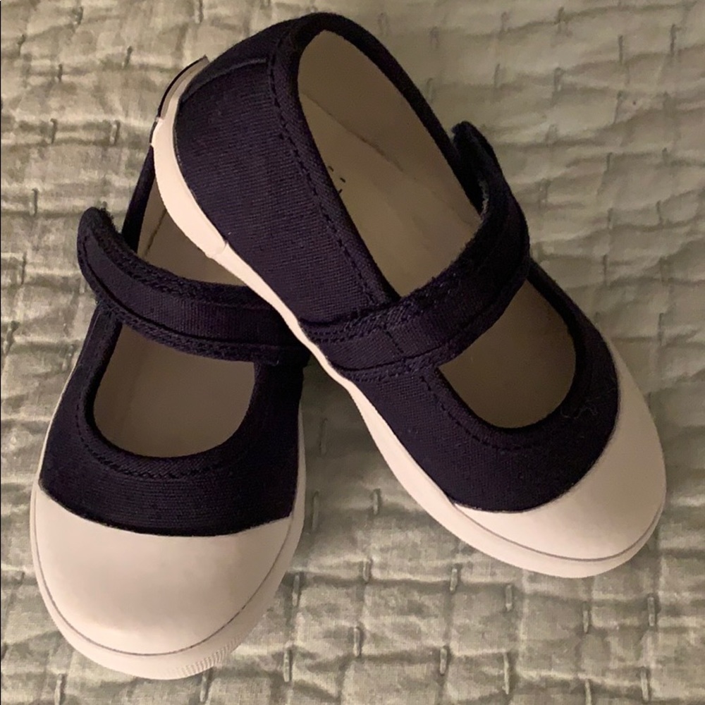 New! Janie and Jack Navy shoes - size 6